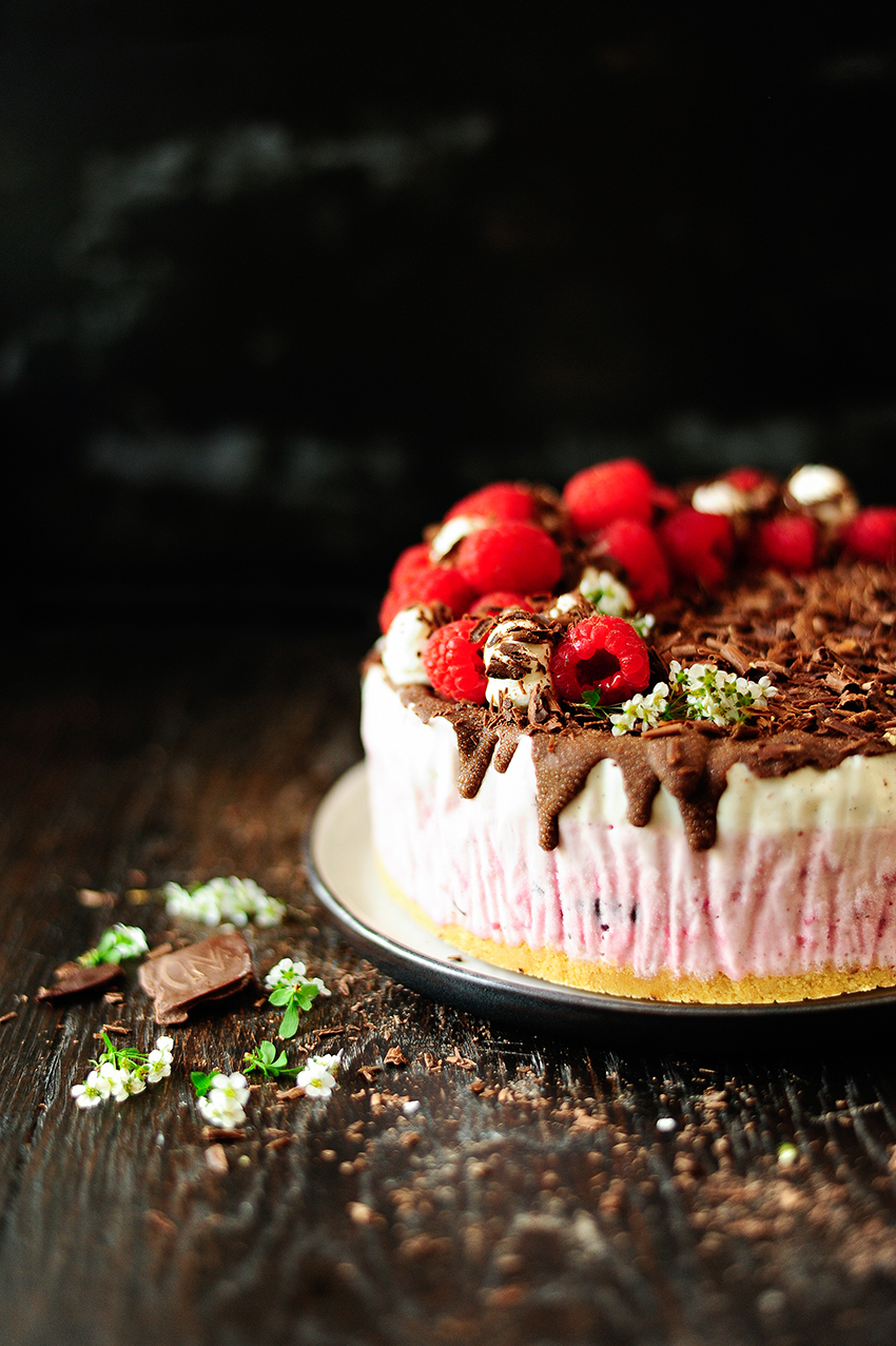 Raspberry chocolate ice cream cake | Recipes: Desserts | Serving dumplings
