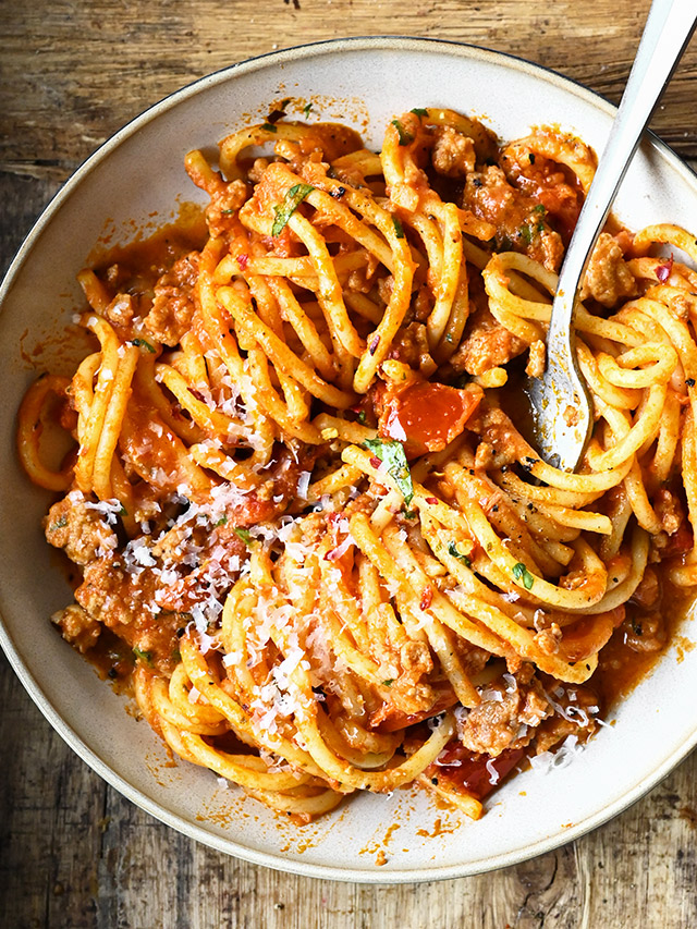 Red Pesto Spaghetti Bolognese - Serving Dumplings